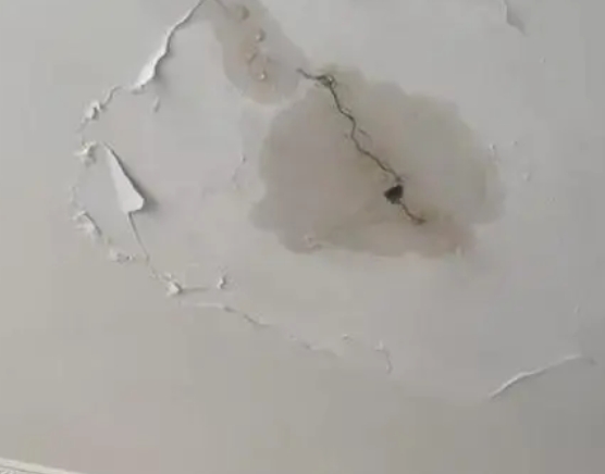 呼伦贝尔阳台漏水维修公司分享下屋面防水工程质量问题原因分析